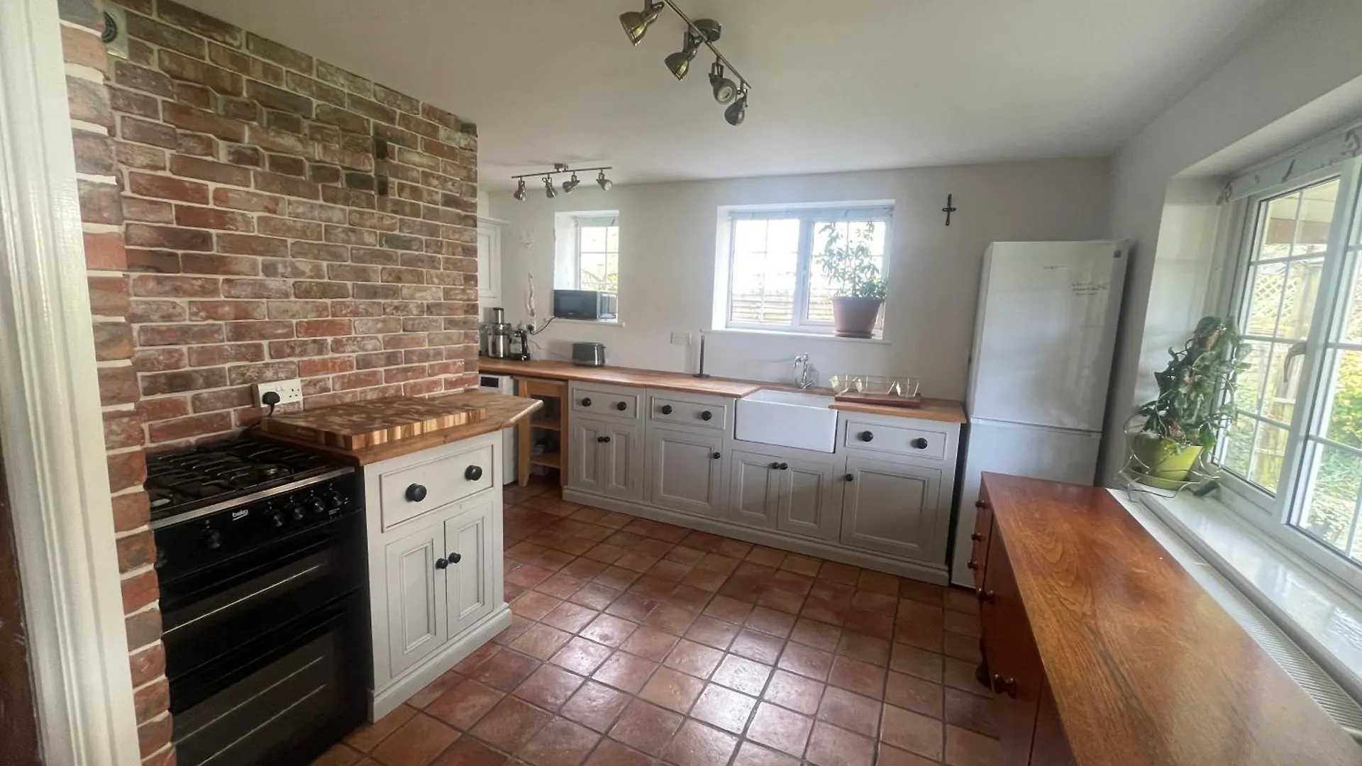 Holiday home Charming Cottage Near Airport Yatton United Kingdom