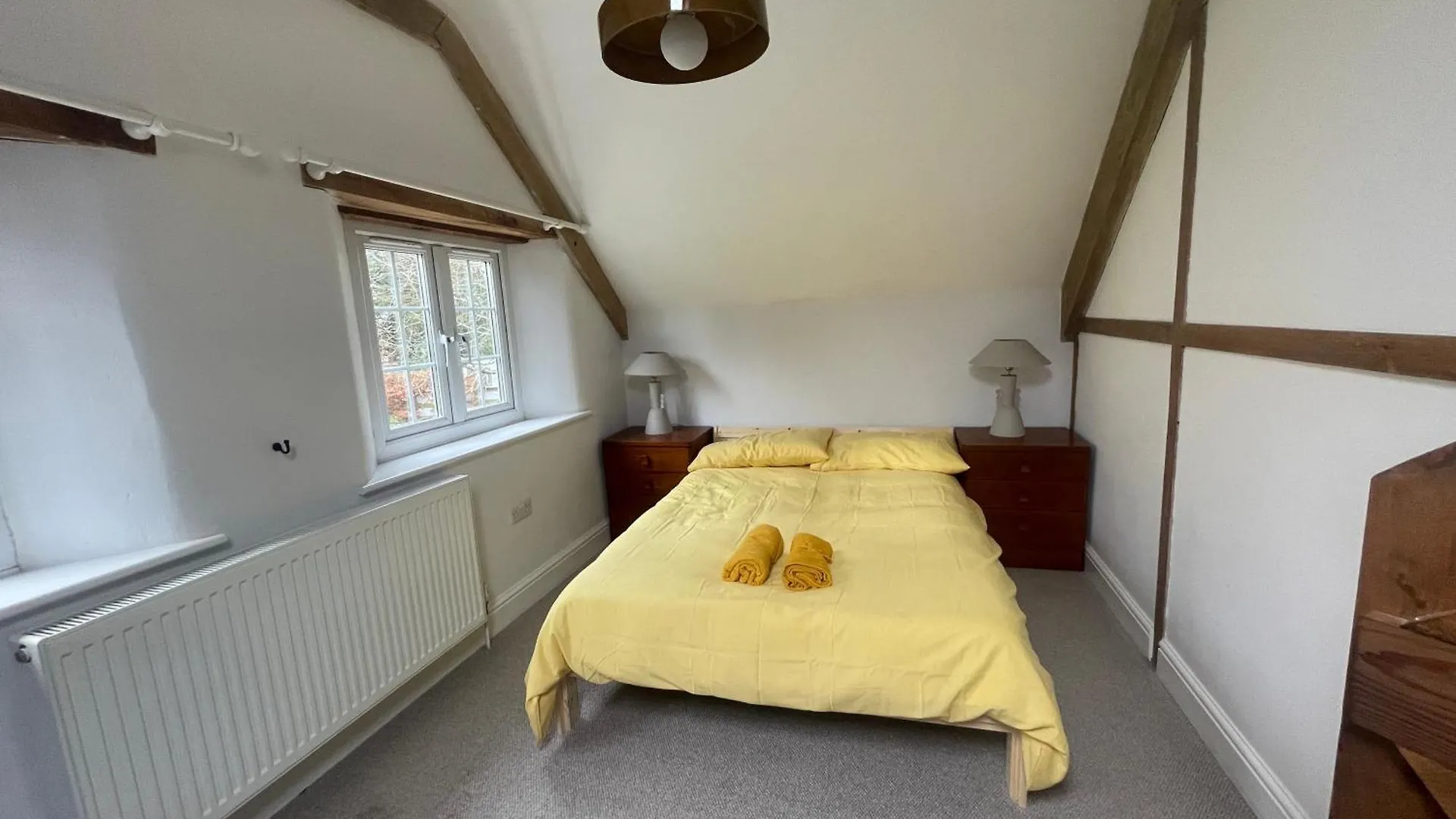 Charming Cottage Near Airport Yatton